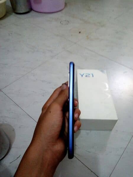 Vivo Y21 T full box with orginial charger and home delivery avalible 2