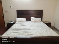 king size wooden bed with 2 side drawers and mattress of master foam