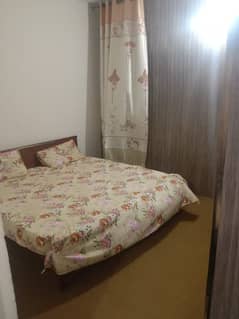 2 ROOMS FULLY SEPARTE AND INDEPENDENT FURNISHED FLAT FOR RENT IN MODEL TOWN LAHORE RENT 32000