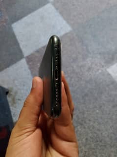 I phone 11 pro panel and Betry Chang