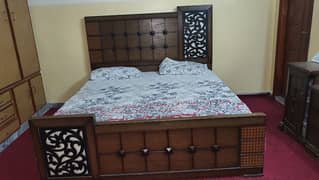 DOUBLE BED WITH DRESSING TABLE