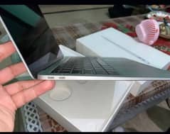 13 inch MacBook Air with Apple M1 chip (Screen Broken)