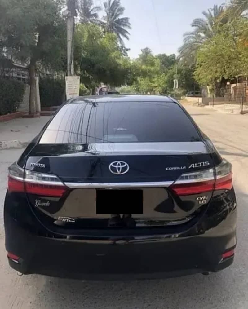 Toyota Altis Grande 2016 1