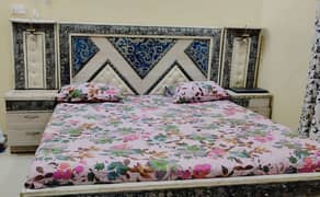 3 peice set almari bed without mettress dressing table