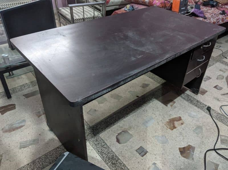 5ft computer table for sell 0