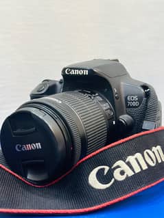CANON DSLR 700D with accessories