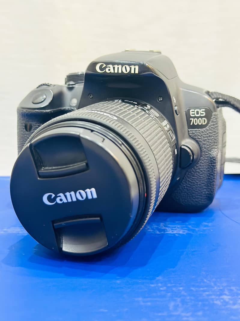 CANON DSLR 700D with accessories 1