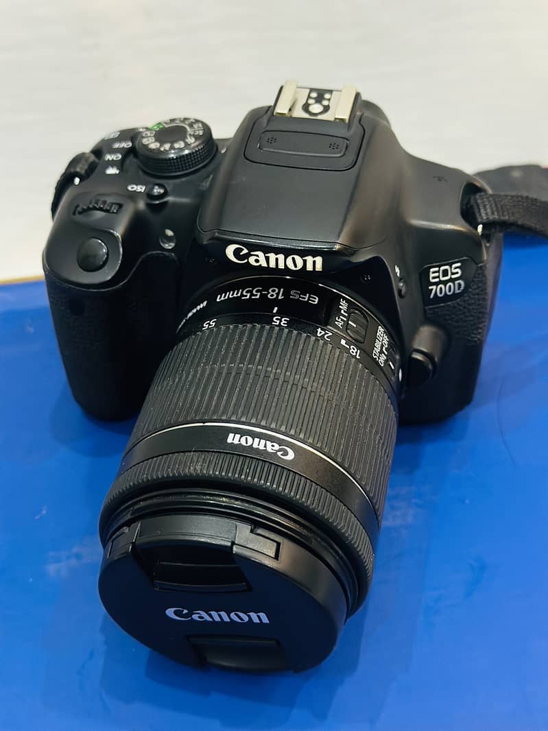 CANON DSLR 700D with accessories 3