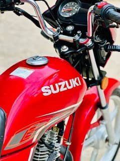 Suzuki GS 110 model 2021