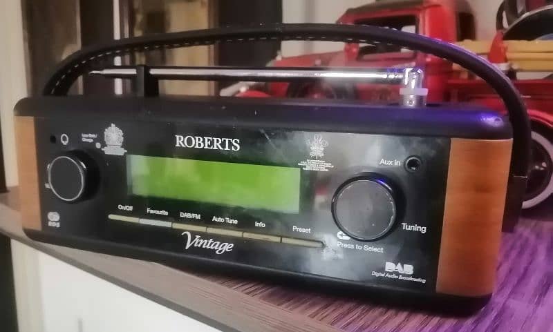 Roberts Digital Radio Vintage England 9