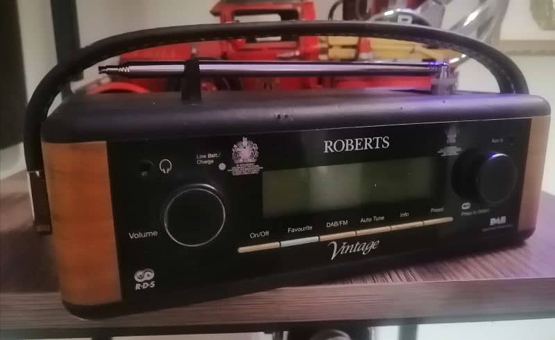 Roberts Digital Radio Vintage England 10