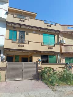 4 Marla Upper portion for rent in G13 isb near market Masjid park