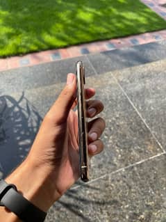 iPhone XS 512 GB dual SIM pta approved (price little bit negotiable)