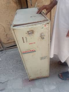 lahori UPS 2kv double battery supported. contact number 03143329398