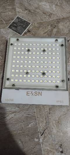 EXXSN 100w light all ok no issue pair for sale