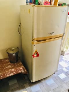 Excellent Condition Dawlance Refrigerator Large-size,creamcolor2 Doors