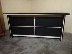 Office Table size 5'6ft x 3ft
