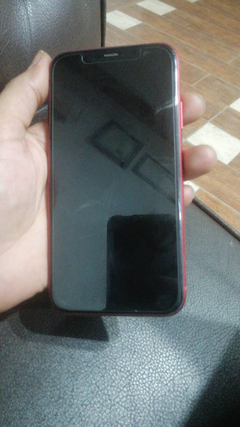 iphone 11  256GB Red Color - JV Mobile 4