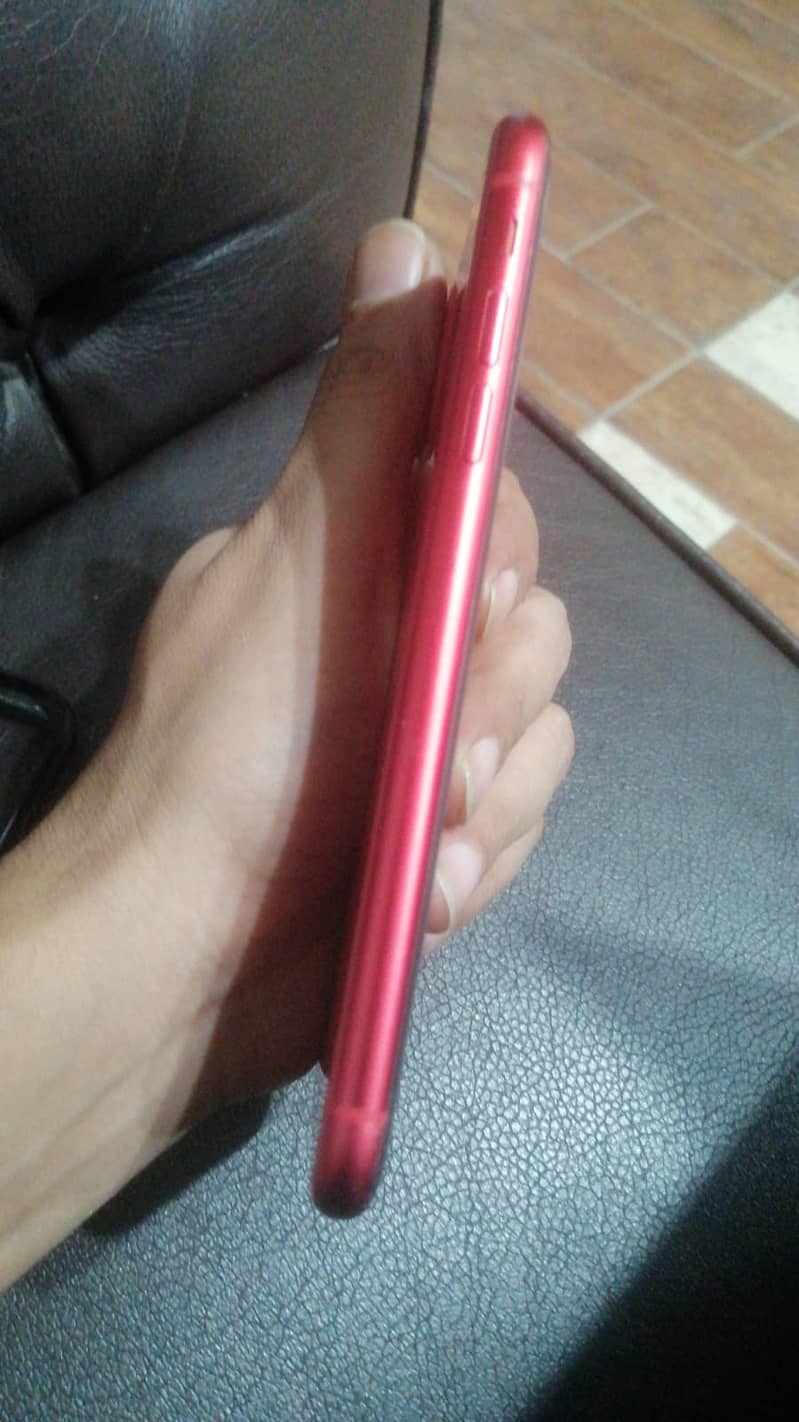 iphone 11  256GB Red Color - JV Mobile 6