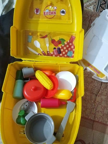 Kids kitchen set 0