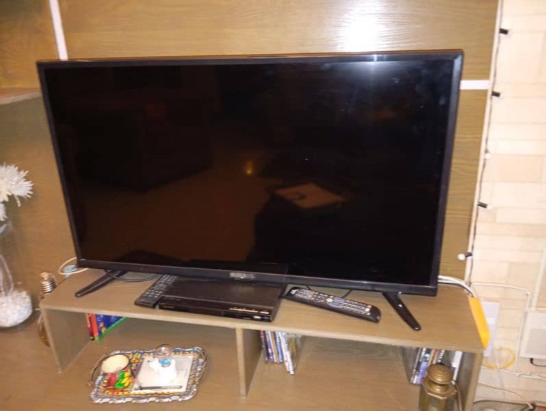 led smart TV 40 inch 0