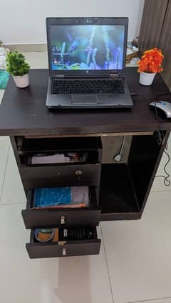 COMPUTER /LAPTOP TABLE