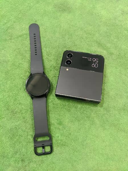 Samsung Galaxy Flip 4 8/512 with Galaxy Watch 5 0