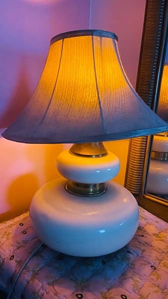 SINGLE TABLE LAMP FOR ROOMI 0