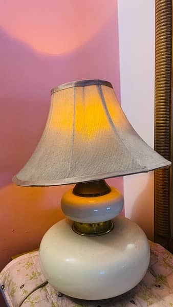 SINGLE TABLE LAMP FOR ROOMI 1