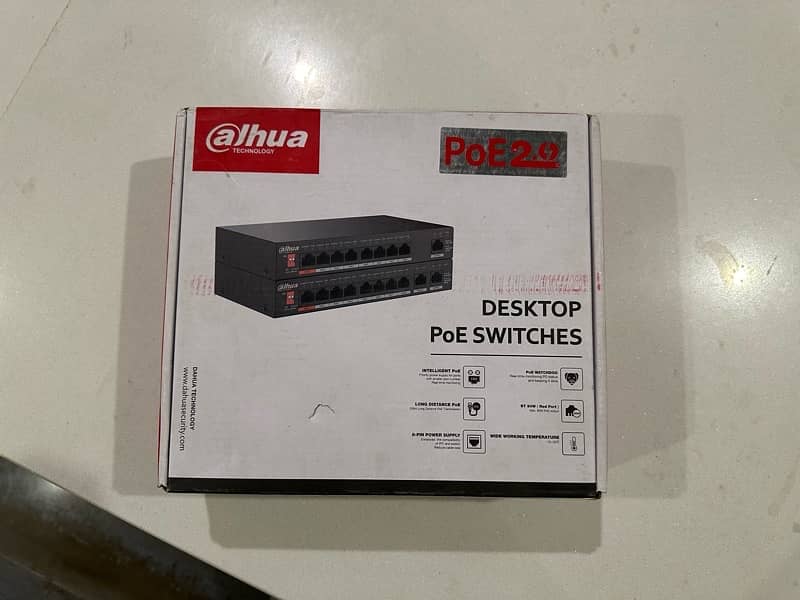 dhua 8+2 gigabit switch box pack with adapter for network  IP CAMERAS 2