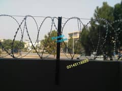 Security Home Concertina Barbed wire Chainlink Fence Razor Wire instal
