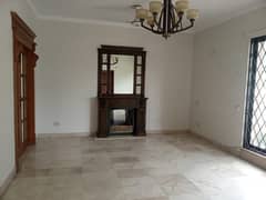 21 Marla House available for sale in Model Town, Model Town