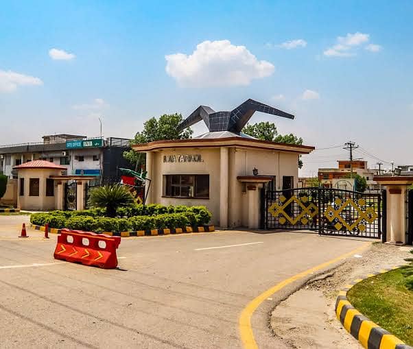 1 kanal Corner Double Road Prime Location Plot For Sale in Fazaia Housing Scheme Tarnol islamabad 0