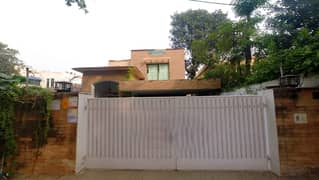Prime Location 52 Marla Spacious House Is Available In Gulberg 3 Block D1 For Sale