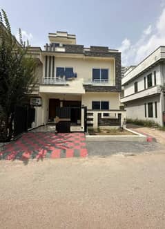Prime Location 1000 Square Feet House In G-13 For Sale At Good Location