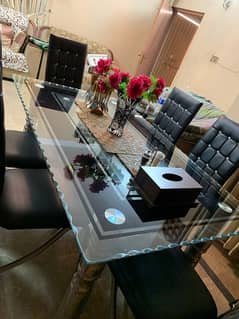 Beautiful Glass dining table with 6 chairs