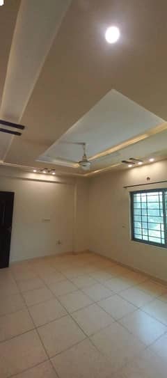 10 MARLA READY TO MOVE APARTMENT AVAILABLE FOR RENT