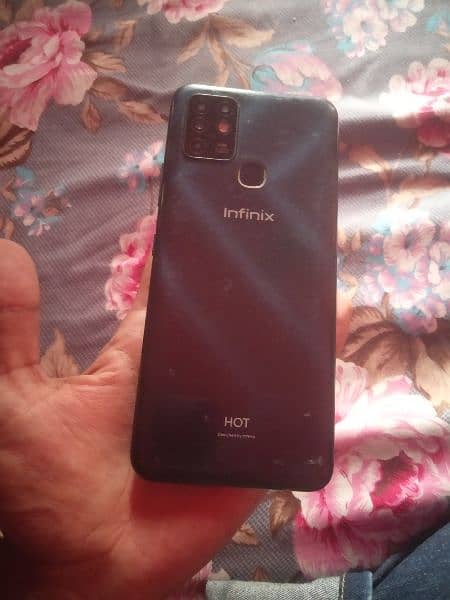 Infinix hot 10 4gb 64gb official approved 10/9 only mobie 3