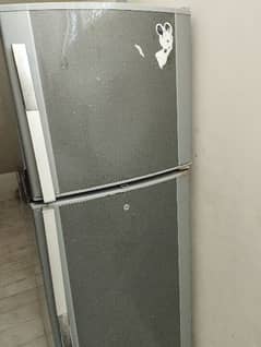 Dawlance fridge in working condition large size