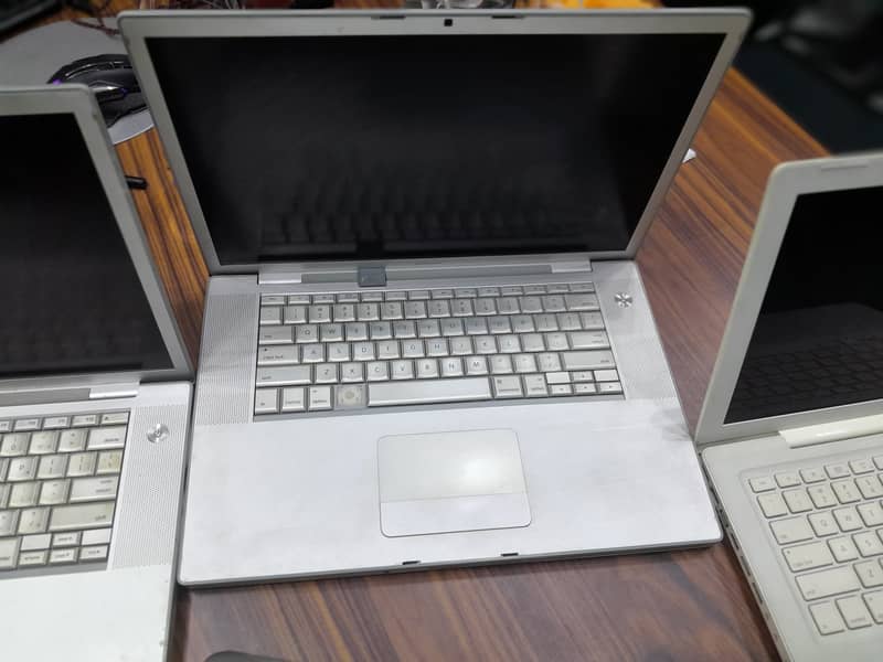 Four Apple Laptops in Asis Condition,Pictures Attached, Fixed Price 4