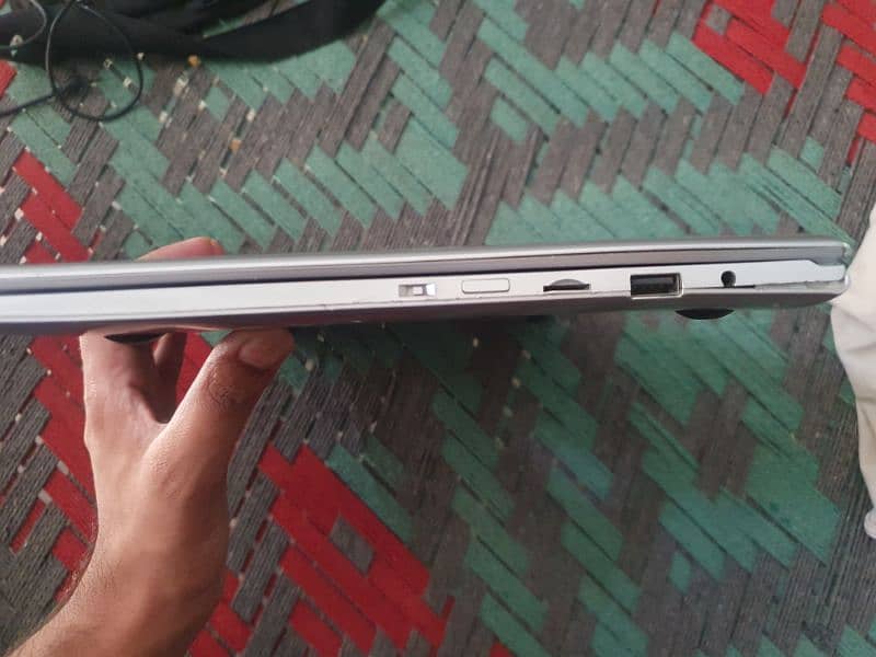 Zed Note laptop 4