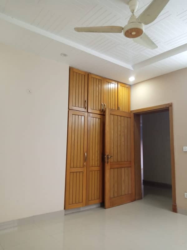 1 Kanal Upper Portion Available For Rent 4