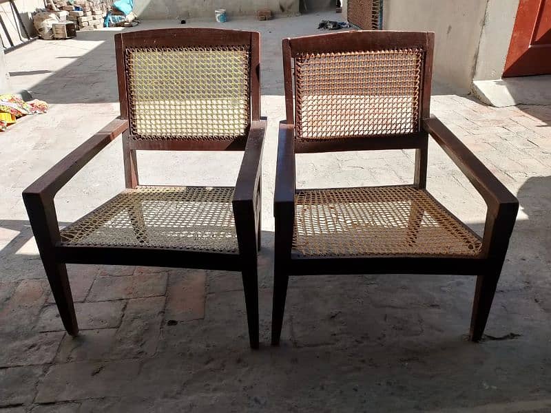 Chairs in Good condition 0