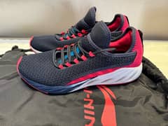 lining Running shoes Size 44.5