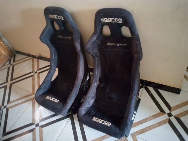 4 bolt to convert 5 bolt spacr and buckets sparco seats 4