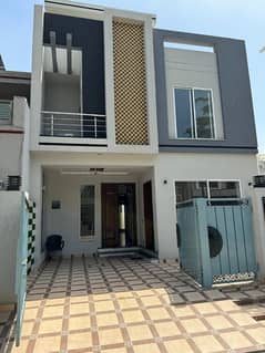 7 Marla Brand New House For Sale In Lake City Sector M-7A