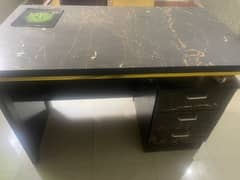 office table look like new