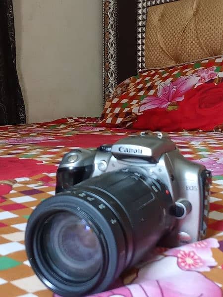 Canon 300d. DSLR With 100/300mm Lens 0