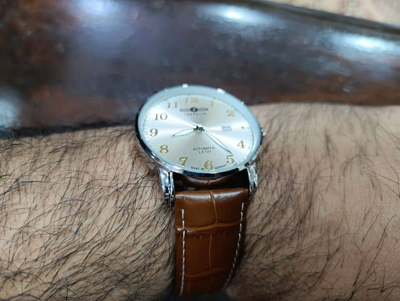 Zeppelin Smooth hand Date watch in 15000 only 2