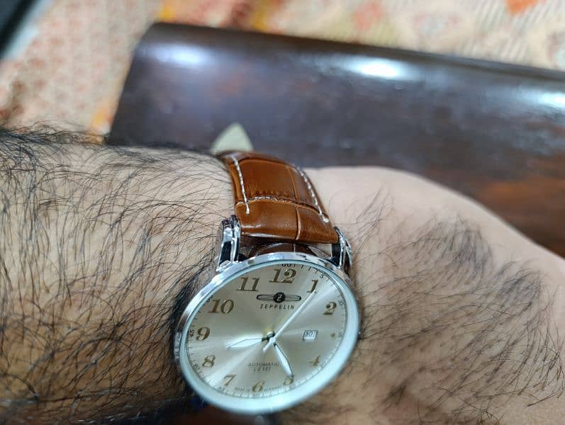 Zeppelin Smooth hand Date watch in 15000 only 5